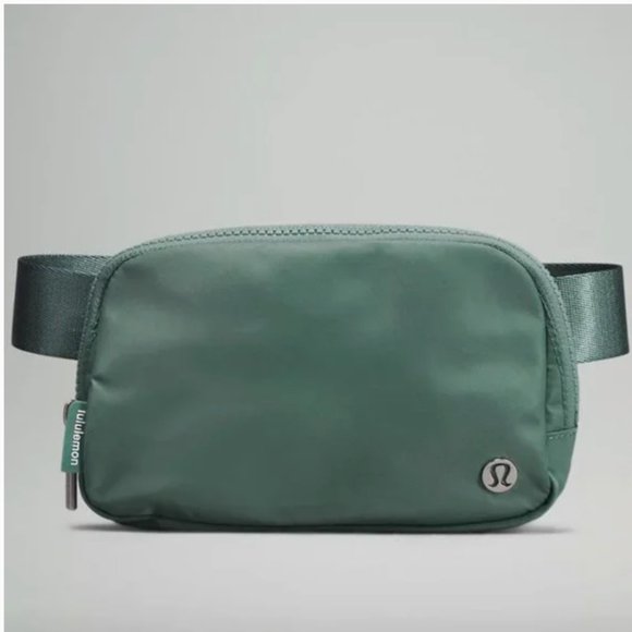 NWT lululemon Everywhere Belt Bag 1L in Teal - Picture 1 of 5